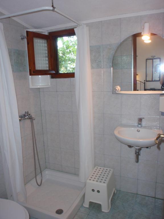 Petrouda'S Apartments Szamothráki Kültér fotó
