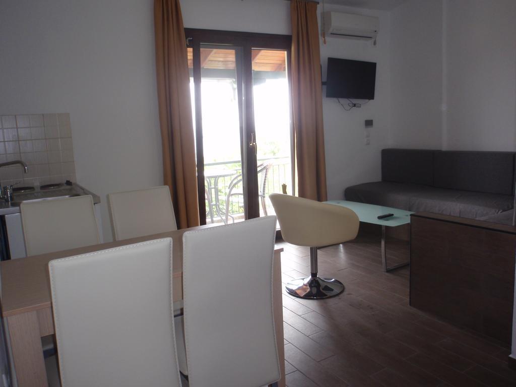 Petrouda'S Apartments Szamothráki Kültér fotó